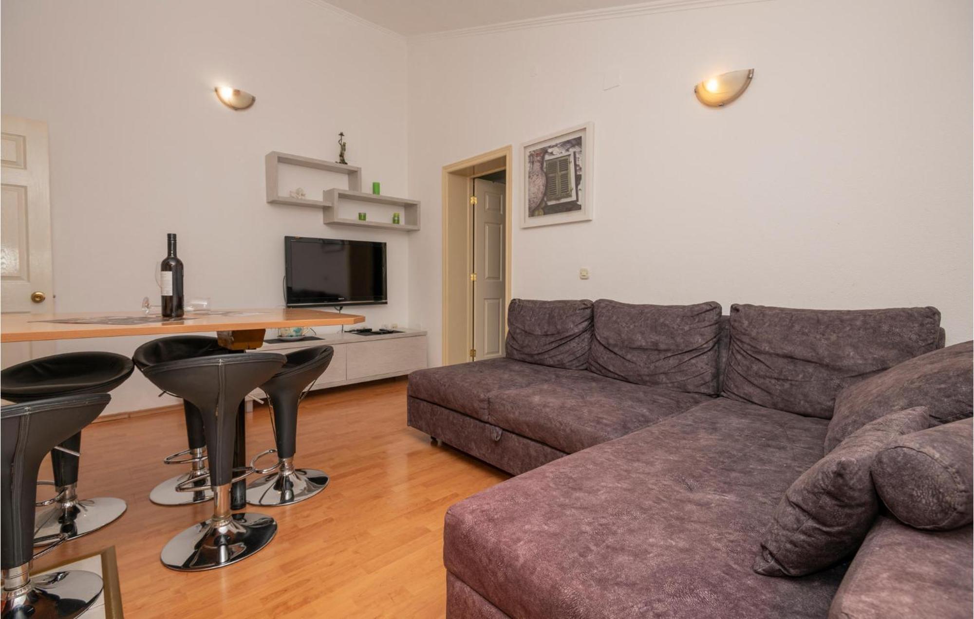 2 Bedroom Beautiful Apartment In マカルスカ エクステリア 写真
